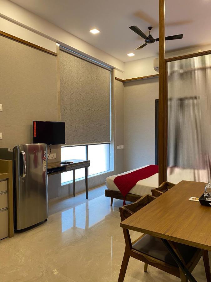 מומביי Theory9 Premium Service Apartments Khar מראה חיצוני תמונה