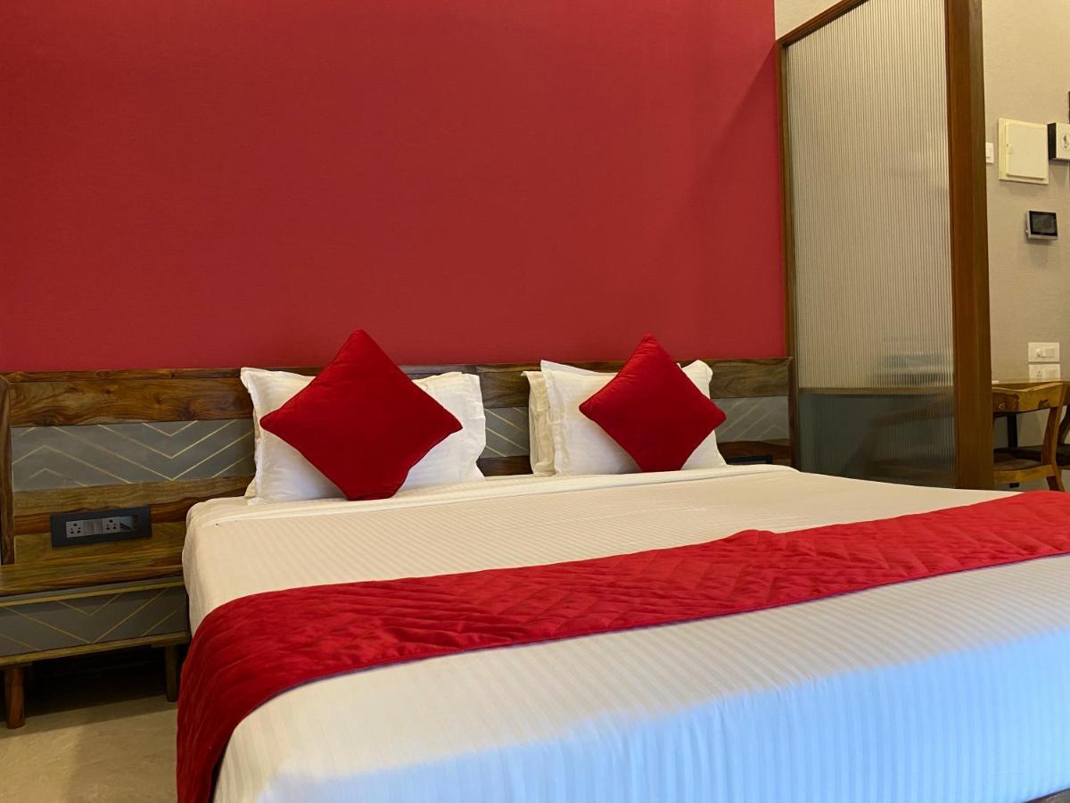 מומביי Theory9 Premium Service Apartments Khar מראה חיצוני תמונה