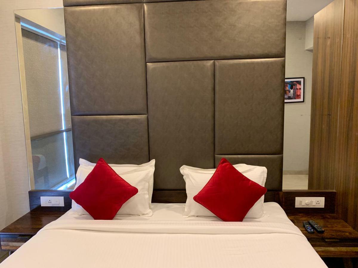 מומביי Theory9 Premium Service Apartments Khar מראה חיצוני תמונה