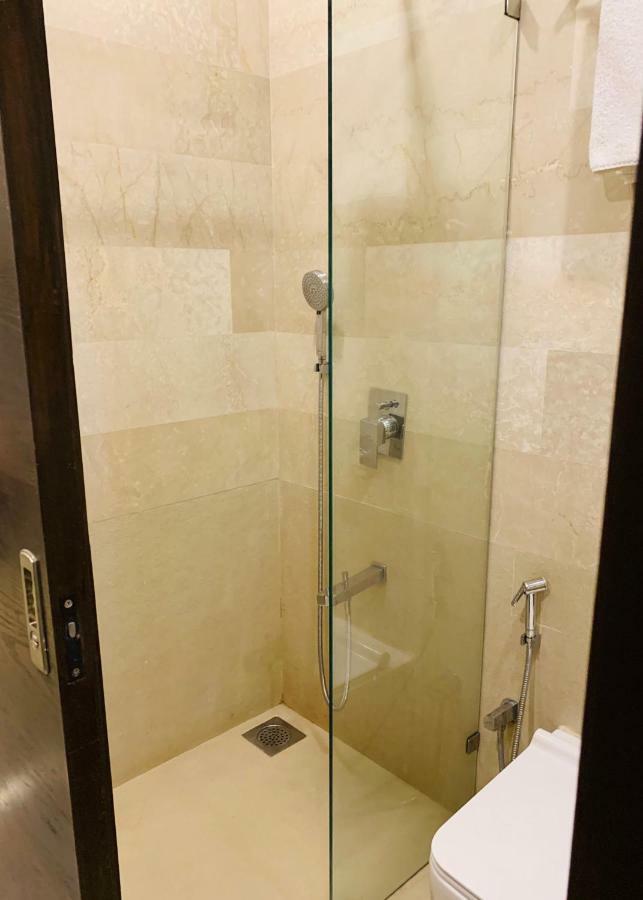 מומביי Theory9 Premium Service Apartments Khar מראה חיצוני תמונה